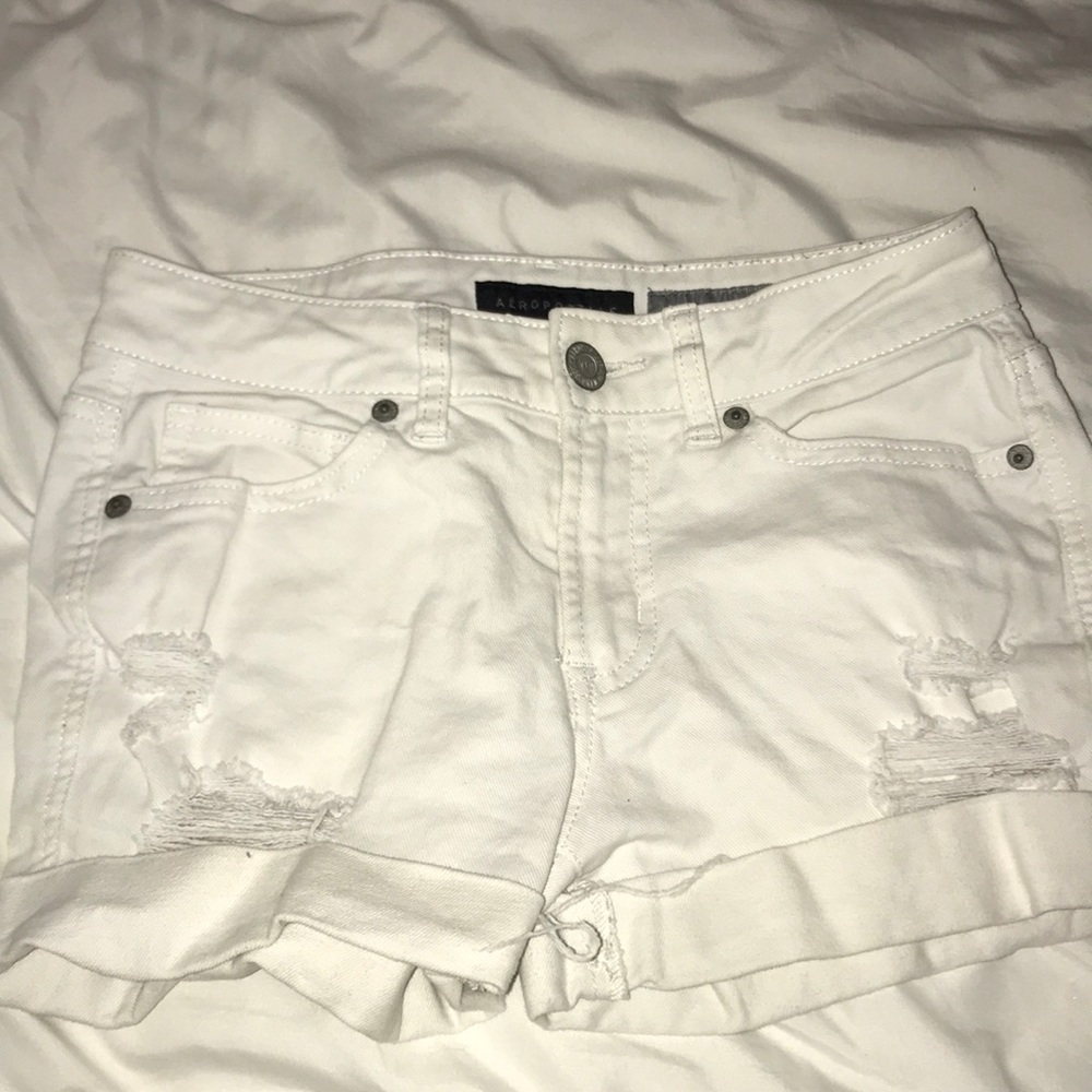 white aeropostale shorts